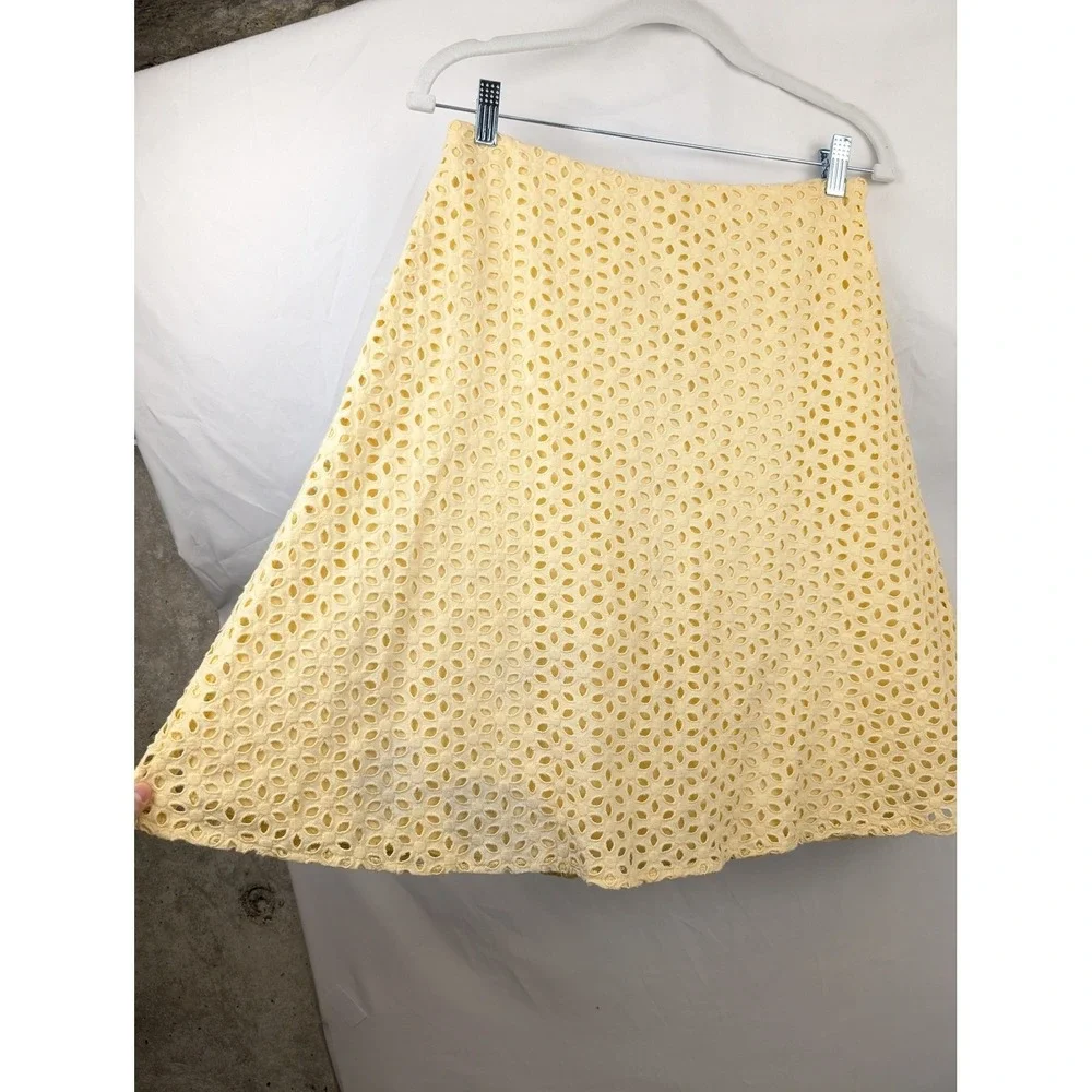 Vintage Floral Eyelet 100% Cotton Skirt Size S Yellow Preppy Coastal Pastel Euro